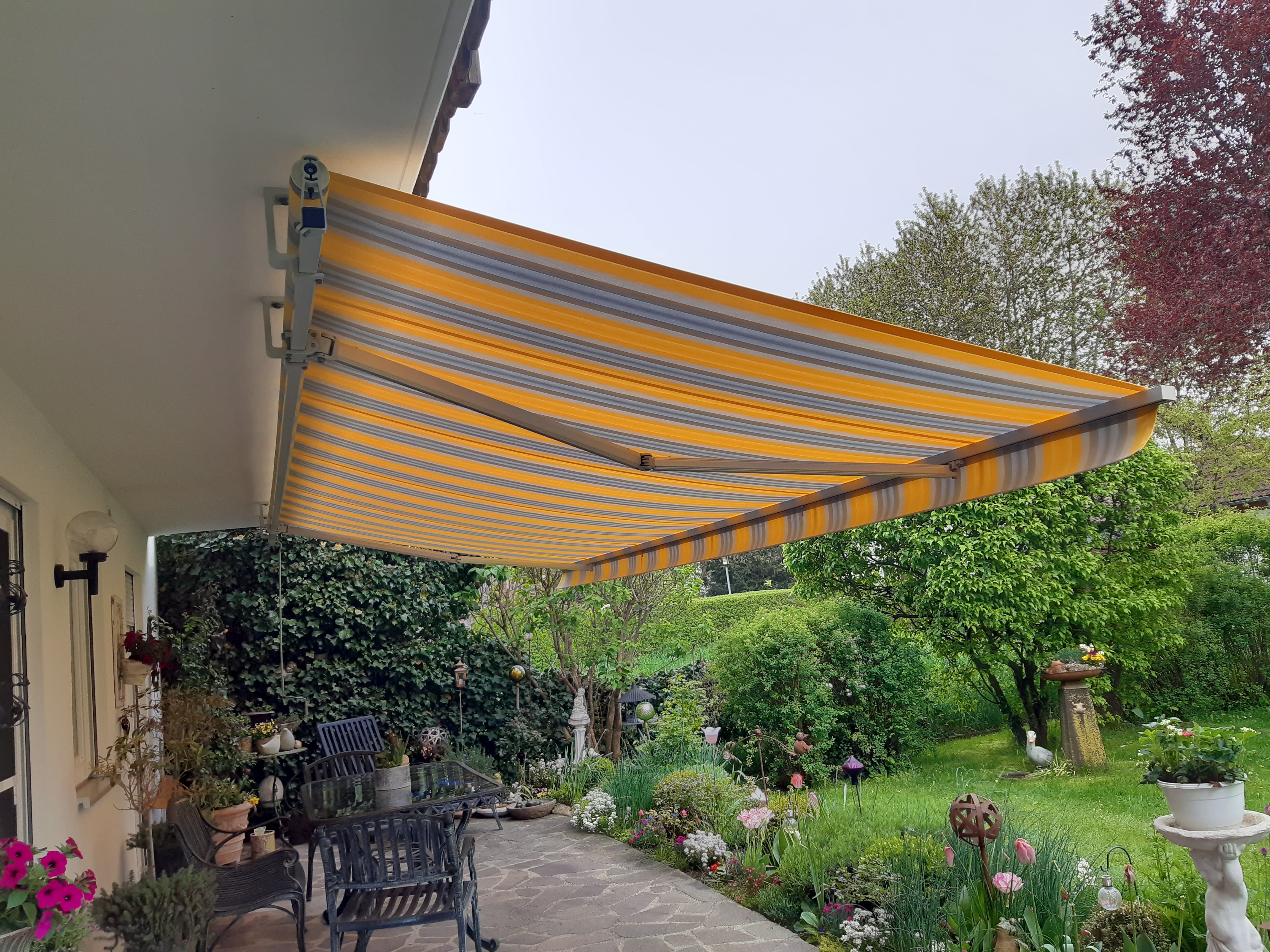 Neubespannung Markise